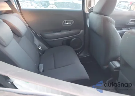 2017 Honda Hr-V Lx z USA, uszkodzony, nr VIN 3CZRU5H38HG700325